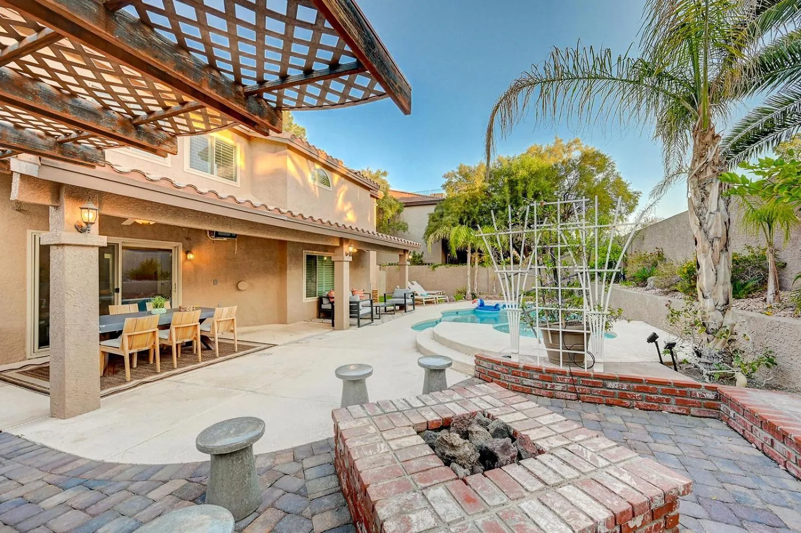 Дом отдыха Gorgeous 6Br With Pool And Spa Лас-Вегас