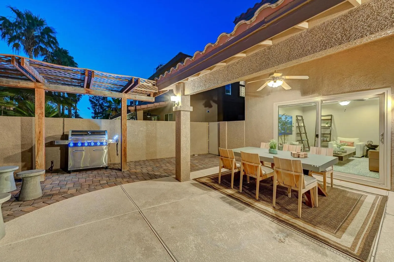 Дом отдыха Gorgeous 6Br With Pool And Spa Лас-Вегас США