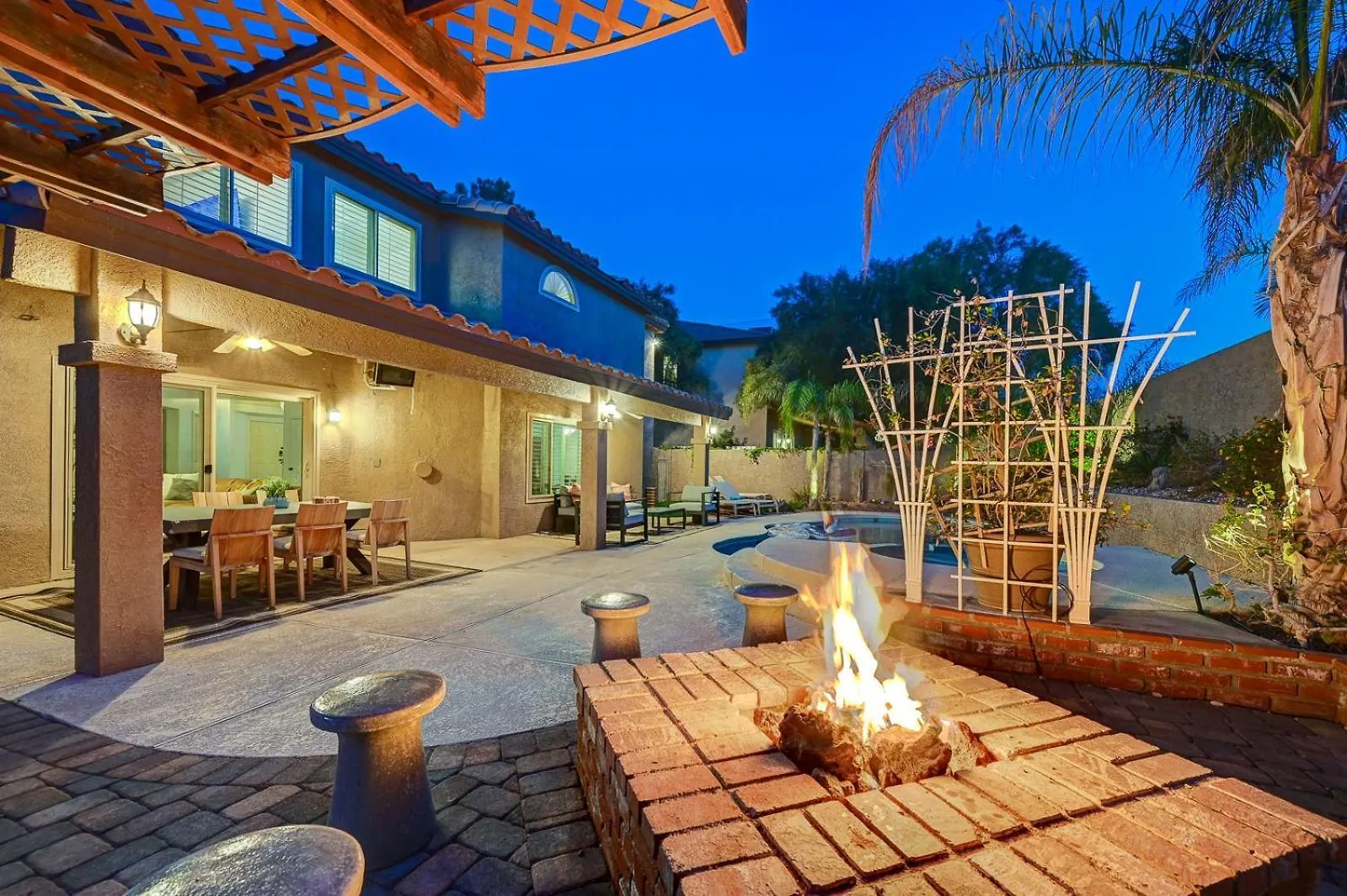 Gorgeous 6Br With Pool And Spa Лас-Вегас