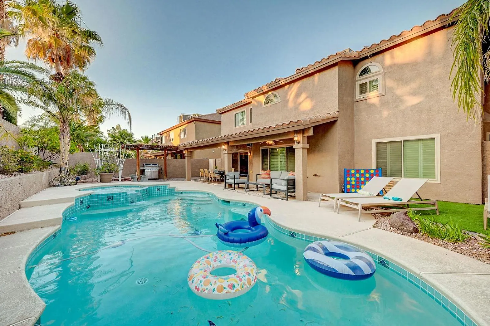 Дом отдыха Gorgeous 6Br With Pool And Spa Лас-Вегас