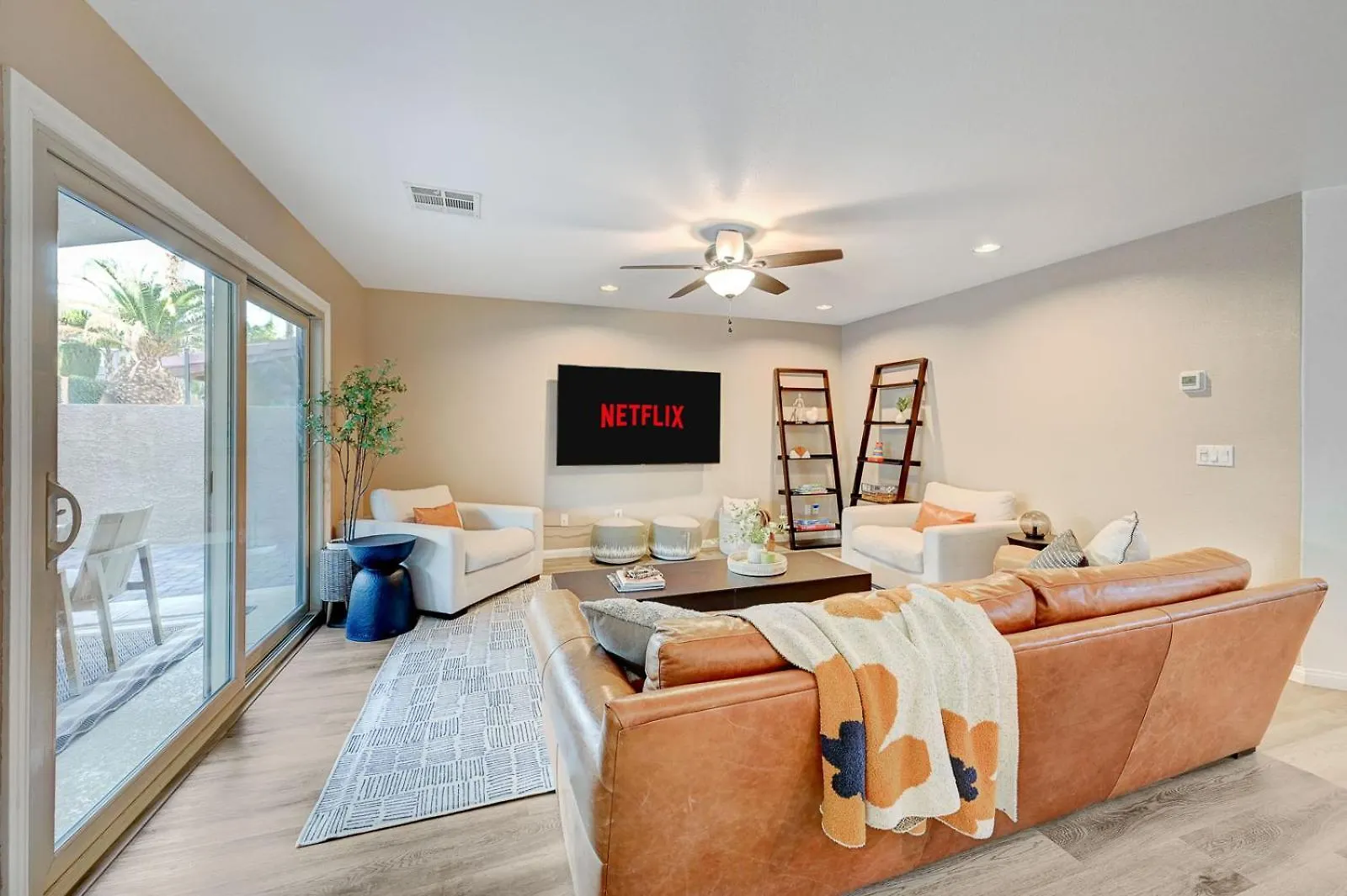Gorgeous 6Br With Pool And Spa Лас-Вегас США