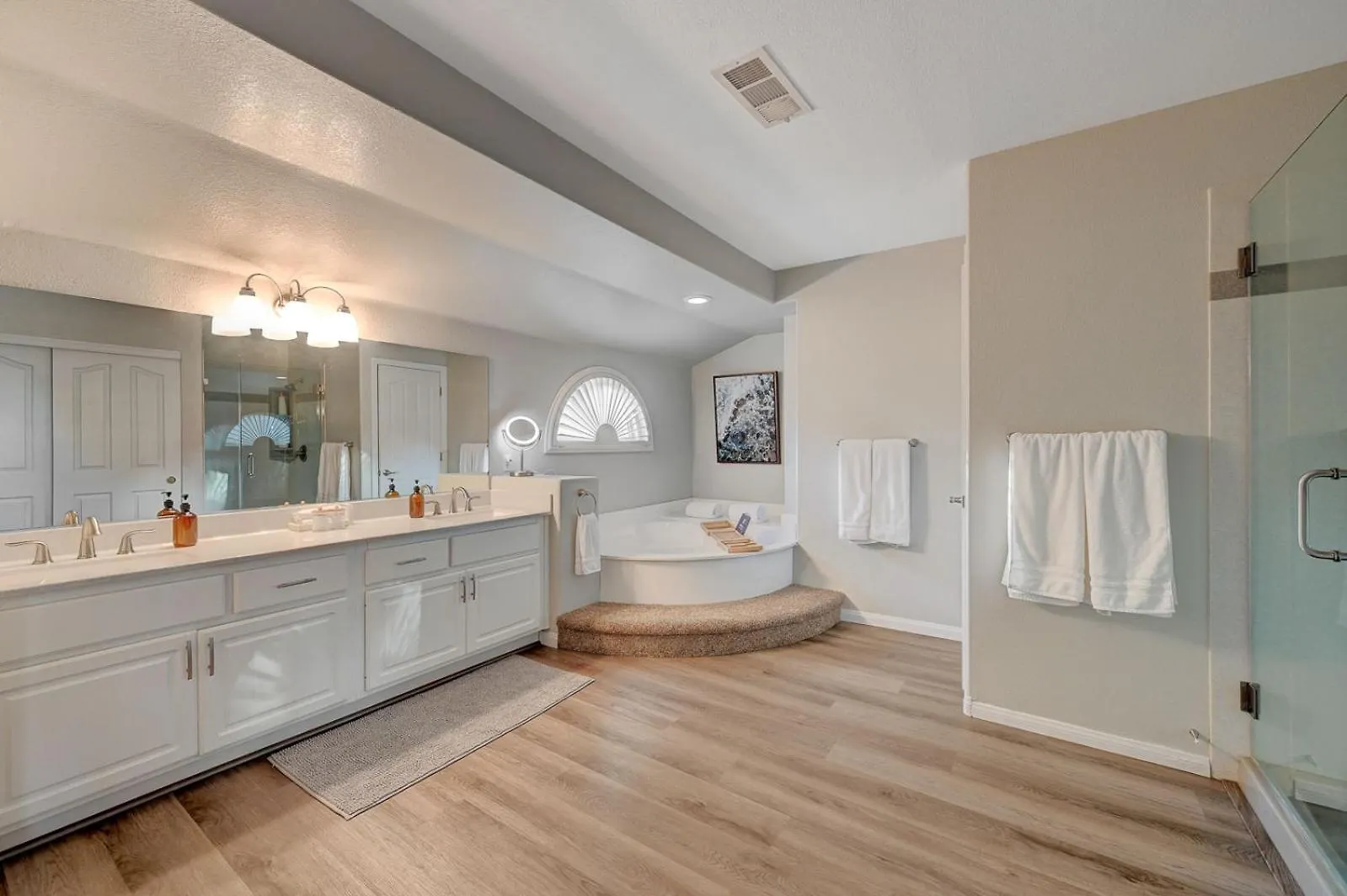 Дом отдыха Gorgeous 6Br With Pool And Spa Лас-Вегас